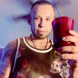 Meet your Posher, Adrian vran